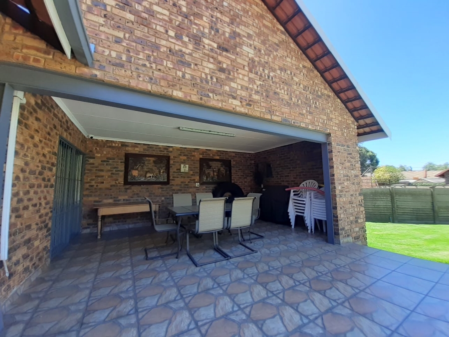 4 Bedroom Property for Sale in Vaalpark Free State